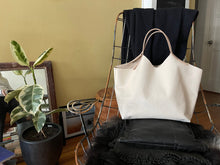 Load image into Gallery viewer, Chelsea Carry On