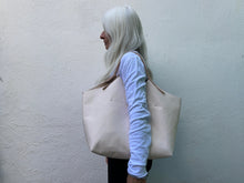 Load image into Gallery viewer, Chelsea Carry On