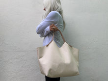 Load image into Gallery viewer, Chelsea Carry On