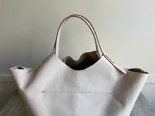 Load image into Gallery viewer, Chelsea Carry On