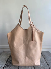 Load image into Gallery viewer, Chelsea Market Gusset