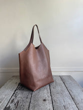 Load image into Gallery viewer, Chelsea Market Gusset