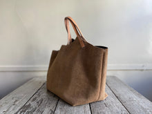 Load image into Gallery viewer, Chelsea Carry On