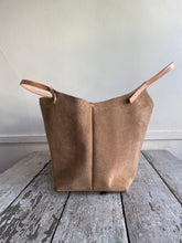 Load image into Gallery viewer, Chelsea Carry On