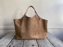 Load image into Gallery viewer, Chelsea Carry On