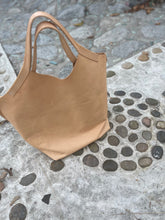 Load image into Gallery viewer, Chelsea Market Gusset