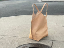 Load image into Gallery viewer, Chelsea Market Gusset