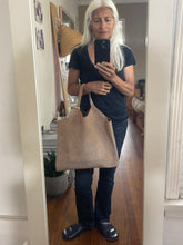 Load image into Gallery viewer, Chelsea