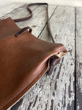 Load image into Gallery viewer, Nomadic (medium)