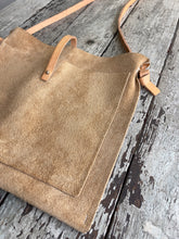 Load image into Gallery viewer, Nomadic (medium)