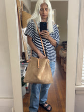 Load image into Gallery viewer, Nomadic (medium)