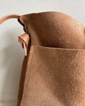 Load image into Gallery viewer, Nomadic (medium)