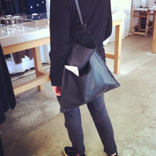 Load image into Gallery viewer, Saddlebag (veg tan leather)