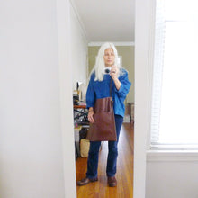 Load image into Gallery viewer, Saddlebag (veg tan leather)
