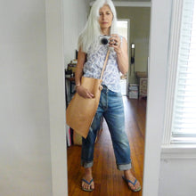 Load image into Gallery viewer, Saddlebag (veg tan leather)