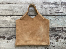 Load image into Gallery viewer, Chelsea