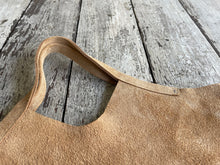 Load image into Gallery viewer, Chelsea