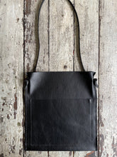 Load image into Gallery viewer, Saddlebag (veg tan leather)