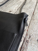 Load image into Gallery viewer, Saddlebag (veg tan leather)