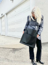 Load image into Gallery viewer, Saddlebag (veg tan leather)