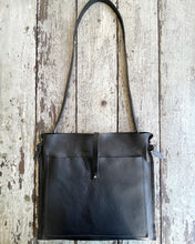 Load image into Gallery viewer, Nomadic (medium)