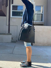 Load image into Gallery viewer, Nomadic (medium)